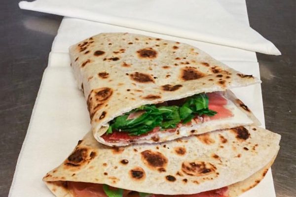 piadina-con-il-prosciutto-pesaro